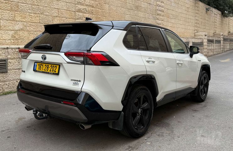 טויוטה RAV4