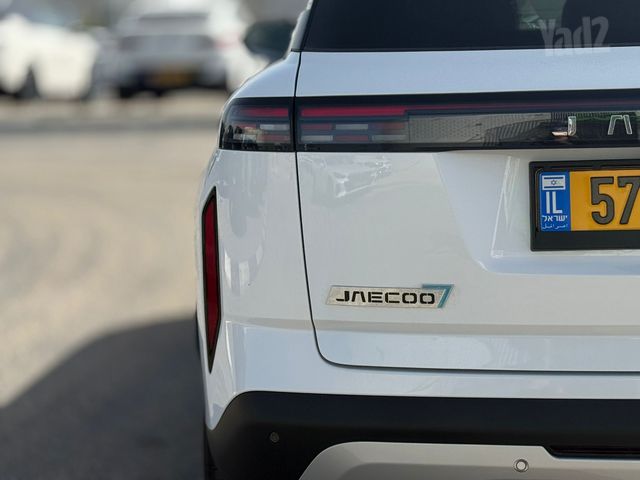 ג'אקו J7
