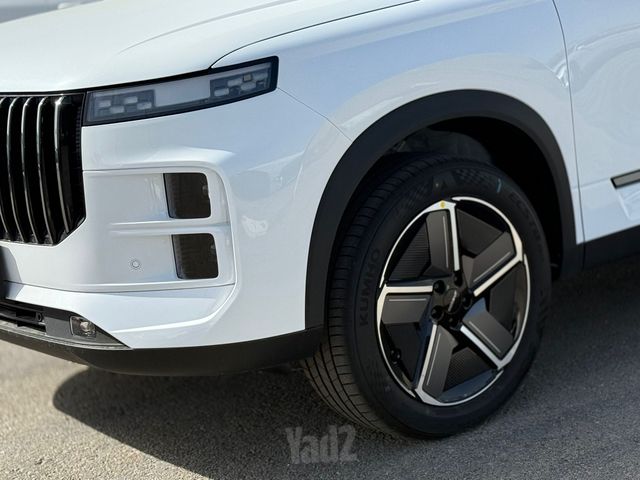 ג'אקו J7