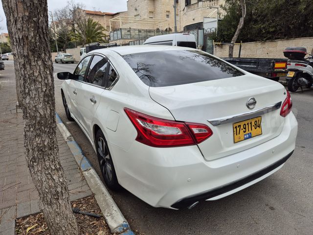 ניסאן אלטימה