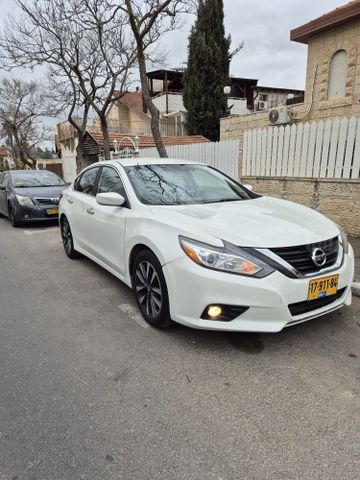ניסאן אלטימה