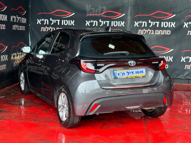 טויוטה יאריס