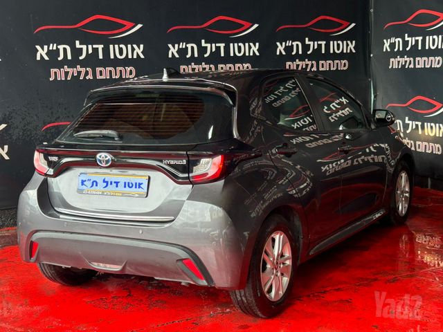 טויוטה יאריס