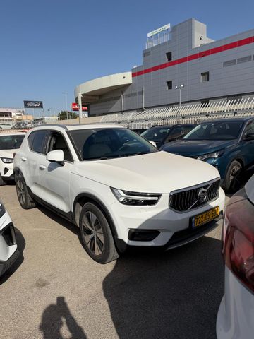 וולוו XC40