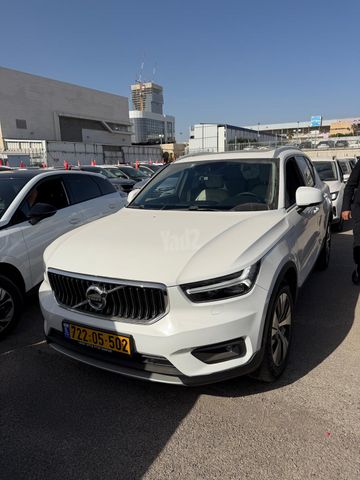 מודעת רכב וולוו XC40