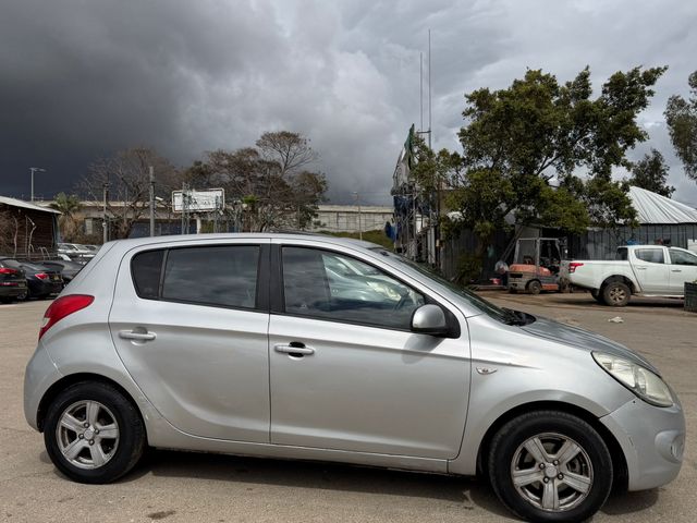 יונדאי i20