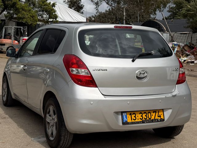 יונדאי i20