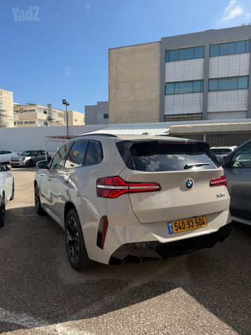 ב מ וו X3