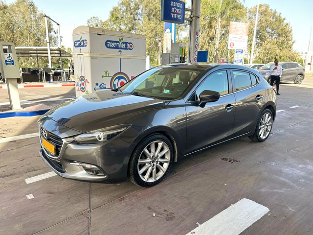 מאזדה 3