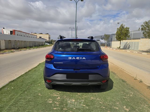 דאצ'יה סנדרו Stepway