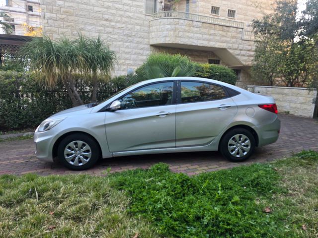 יונדאי אקסנט i25