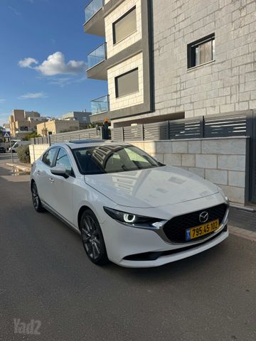 מודעת רכב מאזדה 3
