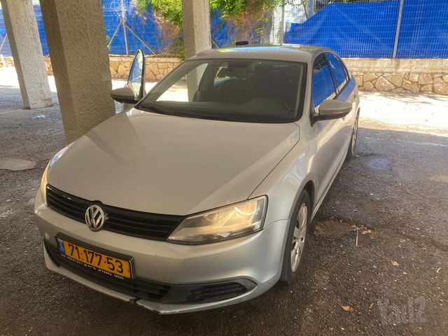 מודעת רכב פולקסווגן ג'טה