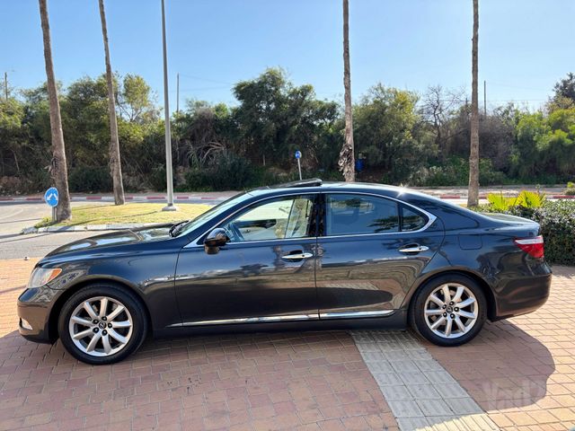 לקסוס LS