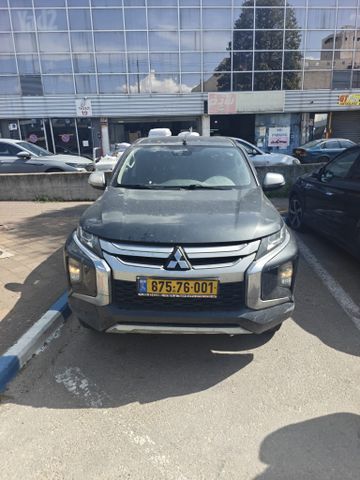 מיצובישי טרייטון / L200