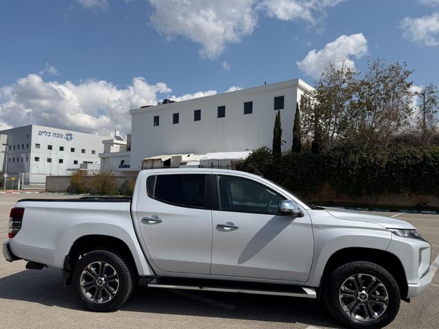 מיצובישי טרייטון / L200