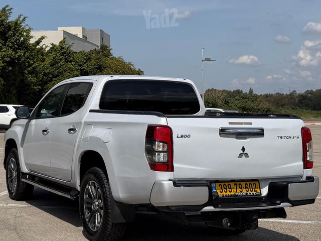 מיצובישי טרייטון / L200