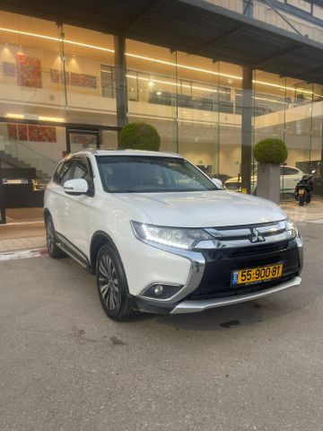 מיצובישי אאוטלנדר