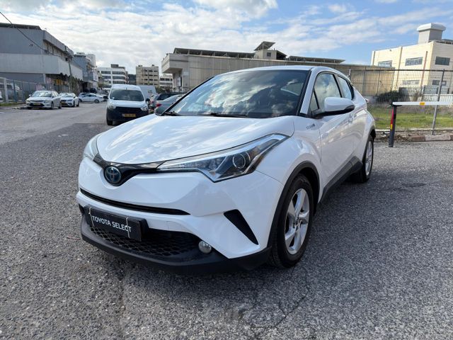 מודעת רכב טויוטה C-HR