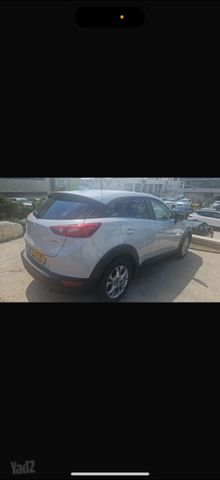 מודעת רכב מאזדה CX-3