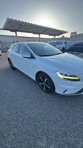 וולוו V40