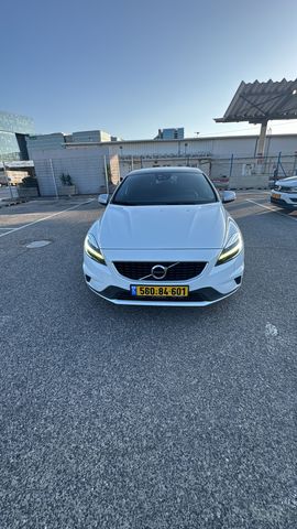 וולוו V40