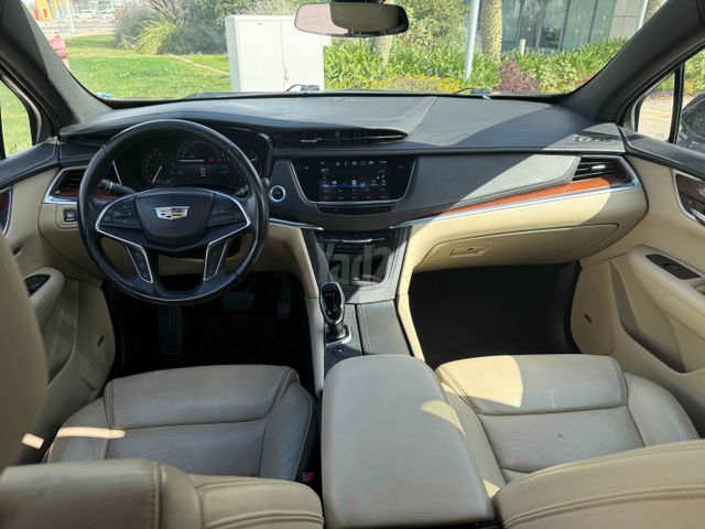 קאדילק XT5