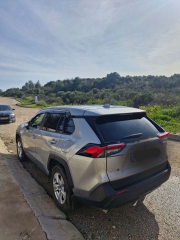 טויוטה RAV4