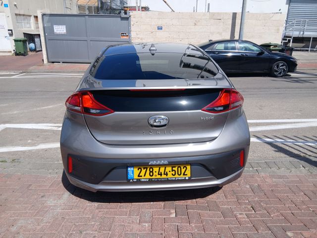 יונדאי איוניק