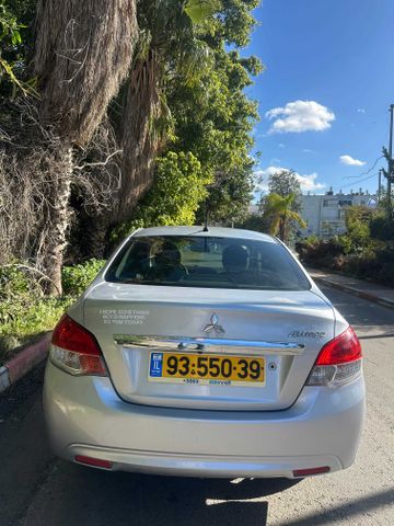 מיצובישי אטראז'