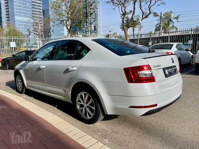 סקודה אוקטביה