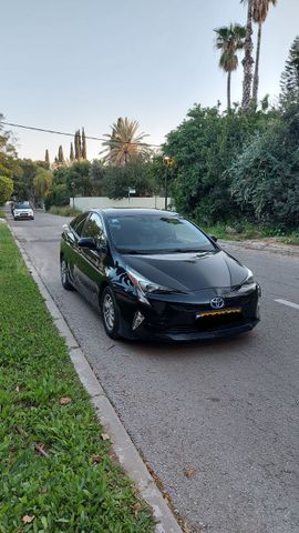 טויוטה פריוס