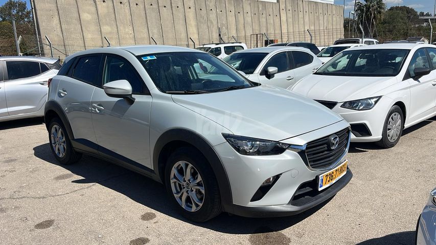 מודעת רכב מאזדה CX-3
