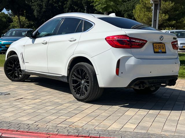 ב מ וו X6