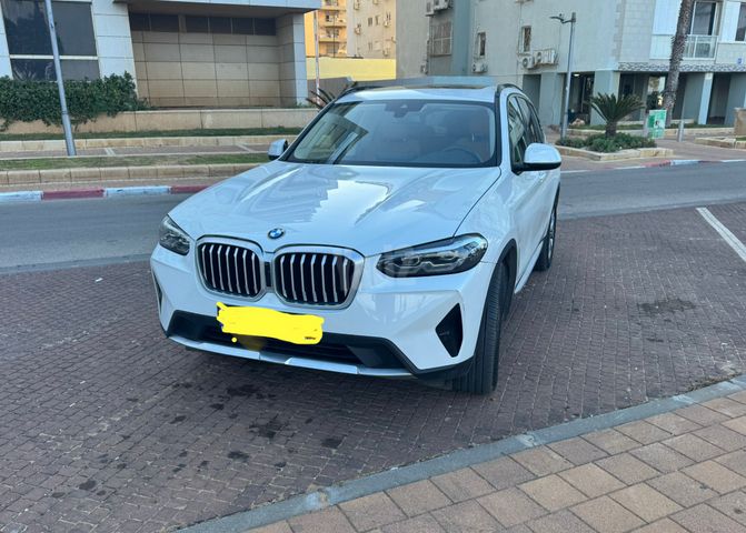 ב מ וו X3