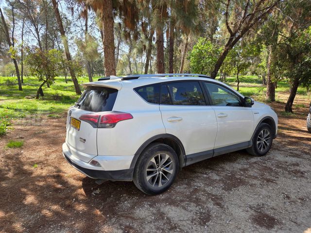 מודעת רכב טויוטה RAV4