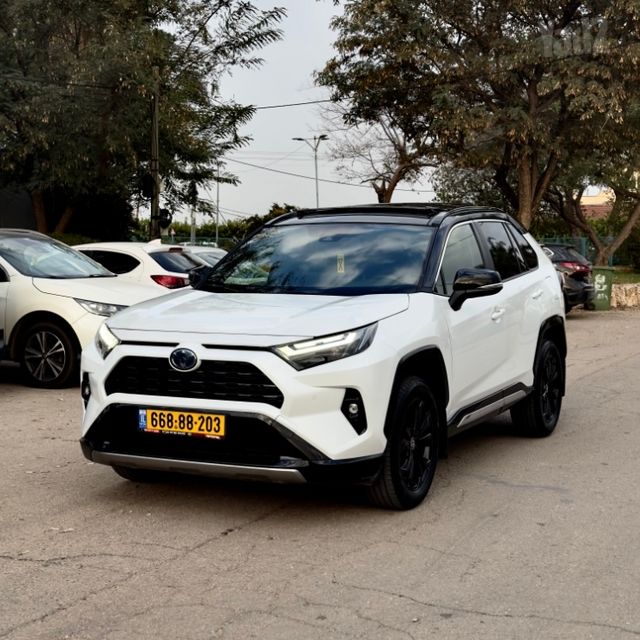 מודעת רכב טויוטה RAV4