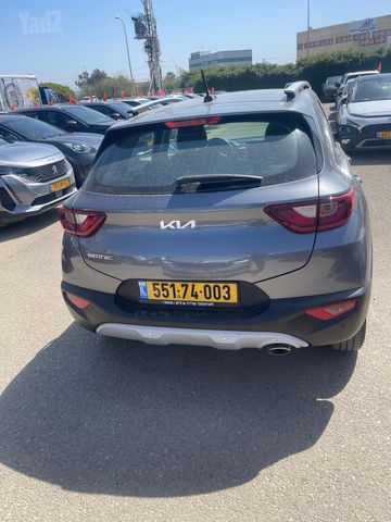 קיה סטוניק