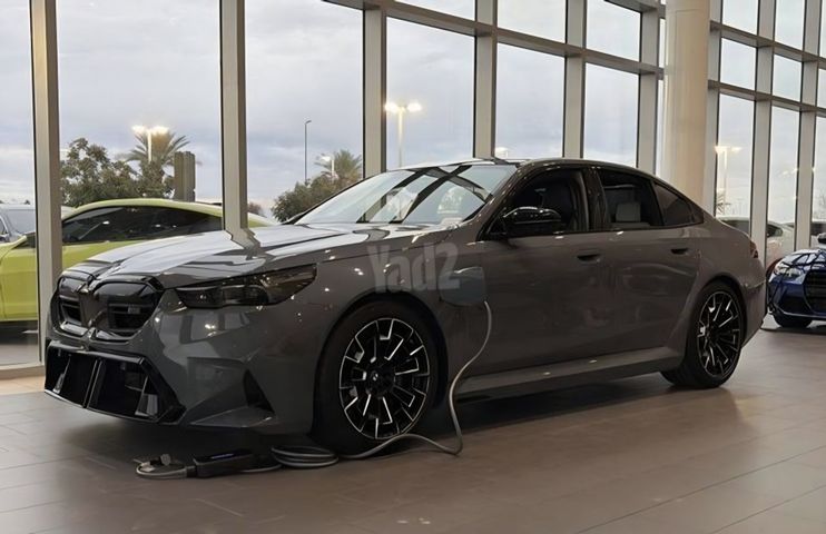 ב מ וו M5