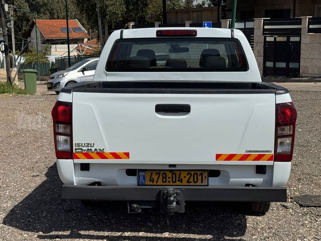 מודעת רכב איסוזו די-מקס