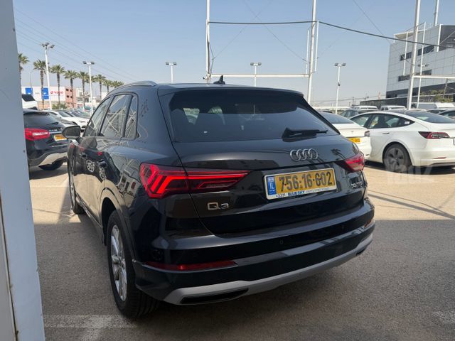 אאודי Q3