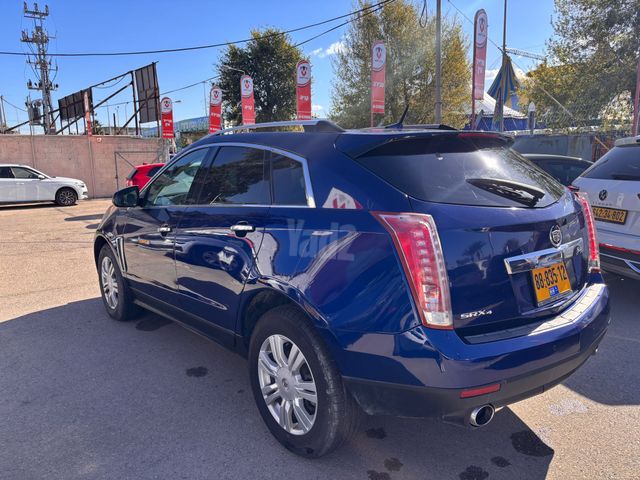 קאדילק SRX