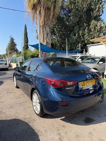 מאזדה 3