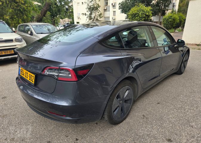 טסלה מודל 3