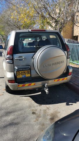 טויוטה לנד קרוזר
