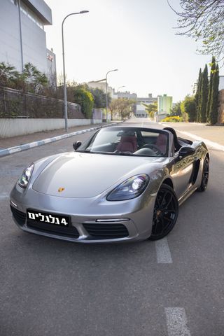 פורשה 718