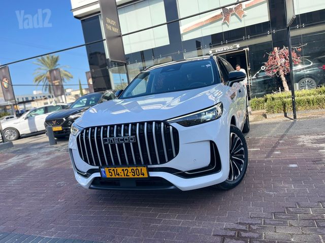ג'אקו J8