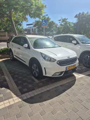 קיה נירו