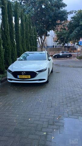 מודעת רכב מאזדה 3