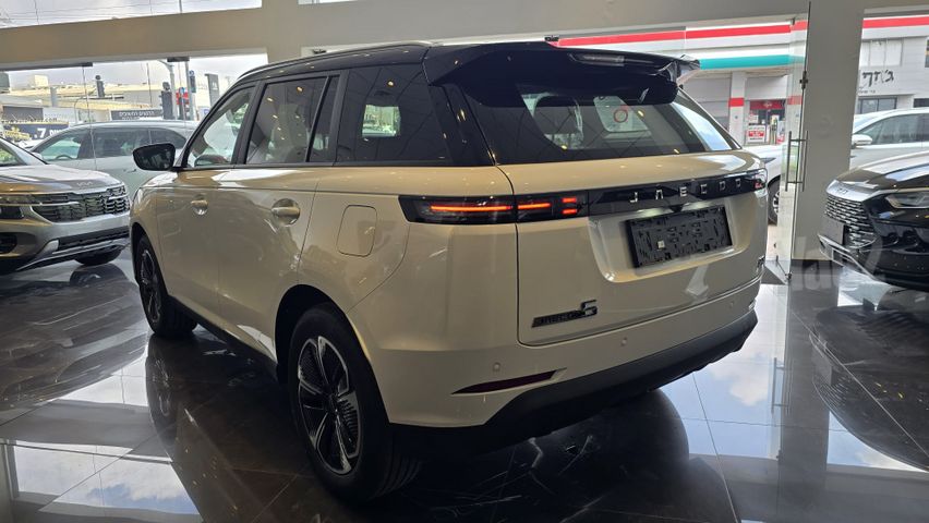 ג'אקו J5